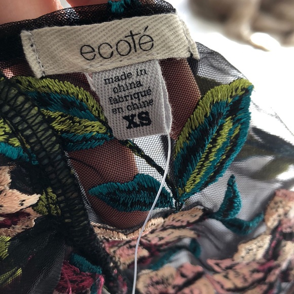 NWT Urban Outfitters Embroidered Black Tank - Picture 4 of 5